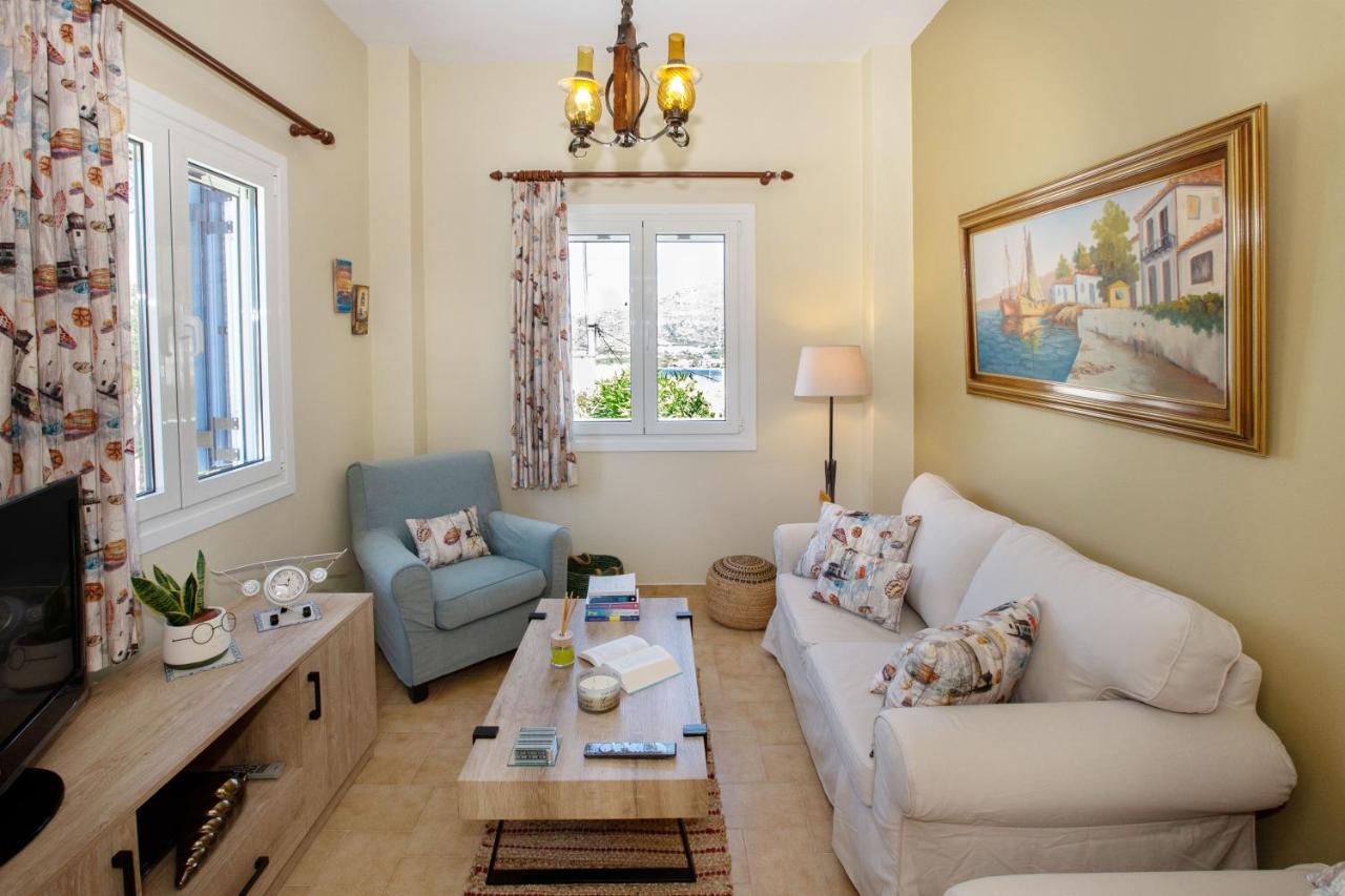 Ruby'S Summer House With Spacious Garden And Free Parking Gavrio Exterior foto