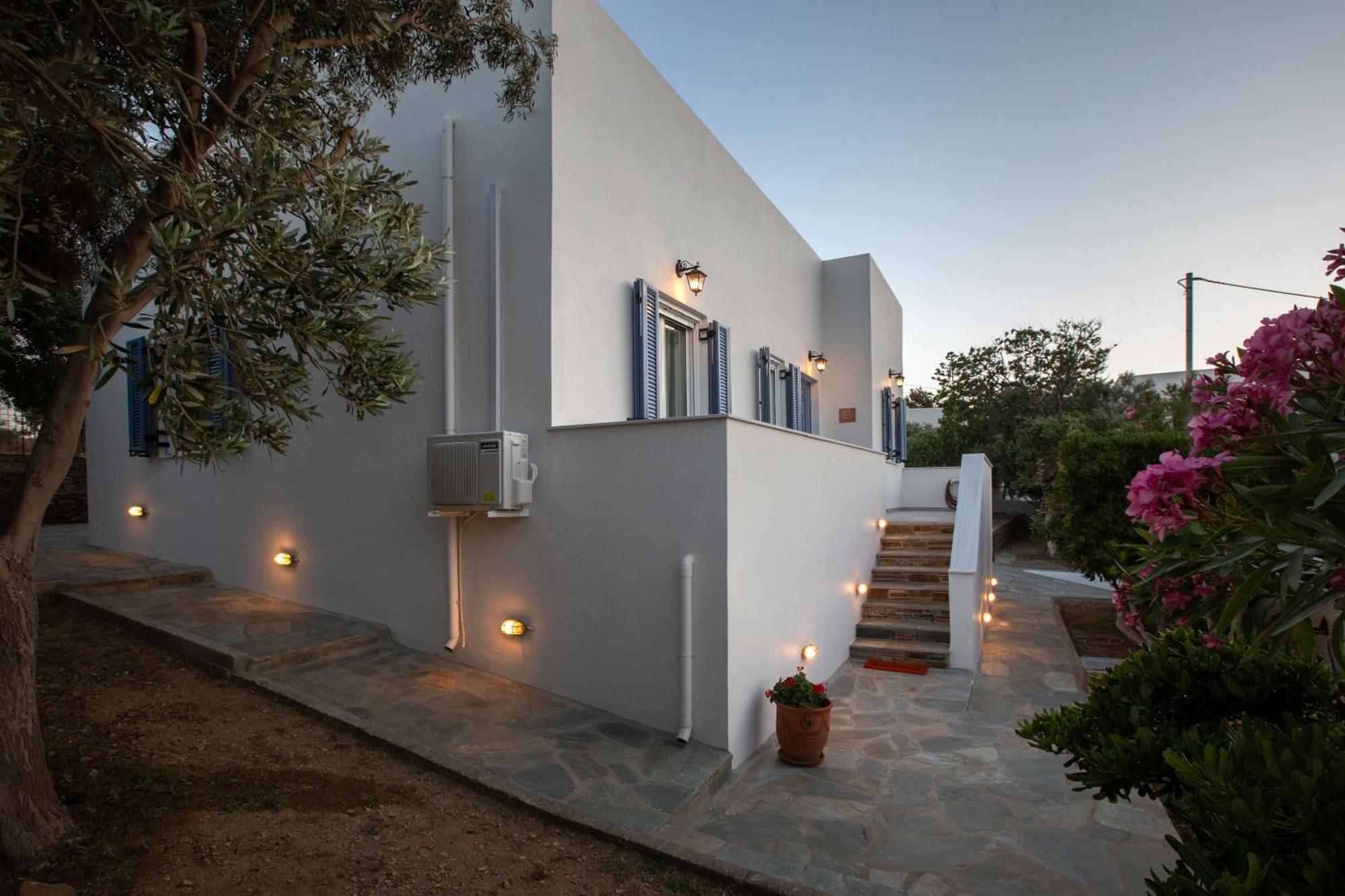 Ruby'S Summer House With Spacious Garden And Free Parking Gavrio Exterior foto