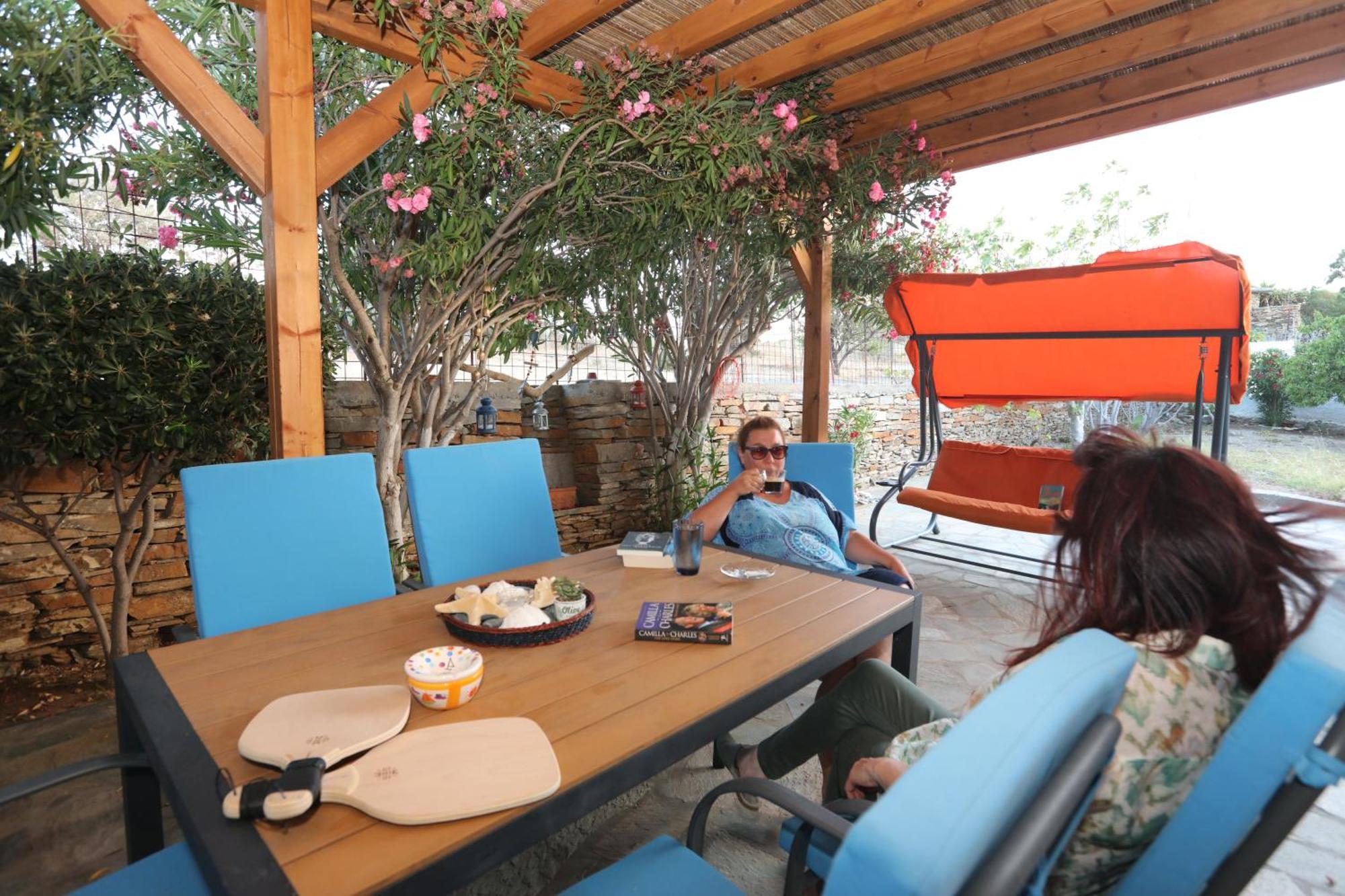 Ruby'S Summer House With Spacious Garden And Free Parking Gavrio Exterior foto